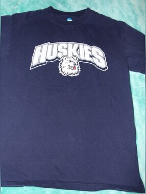 Mens Huskies Tee